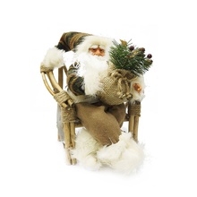 Дед мороз в плетеном кресле - Увеличить...